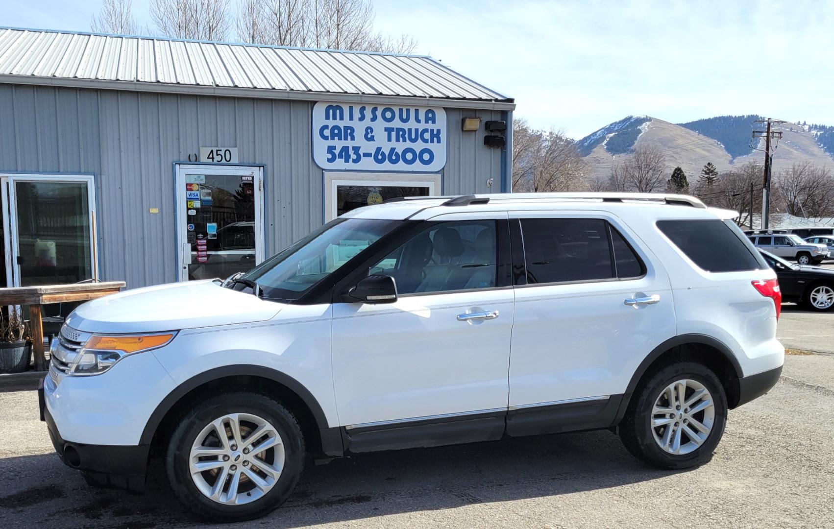 2013 White /Black Ford Explorer XLT (1FM5K8D81DG) with an 3.5L V6 engine, 6 Speed Auto transmission, located at 450 N Russell, Missoula, MT, 59801, (406) 543-6600, 46.874496, -114.017433 - Photo#0